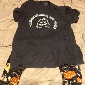 LuLaRoe XL T-Shirt with TC Leggings (free!) great Halloween Outfit!